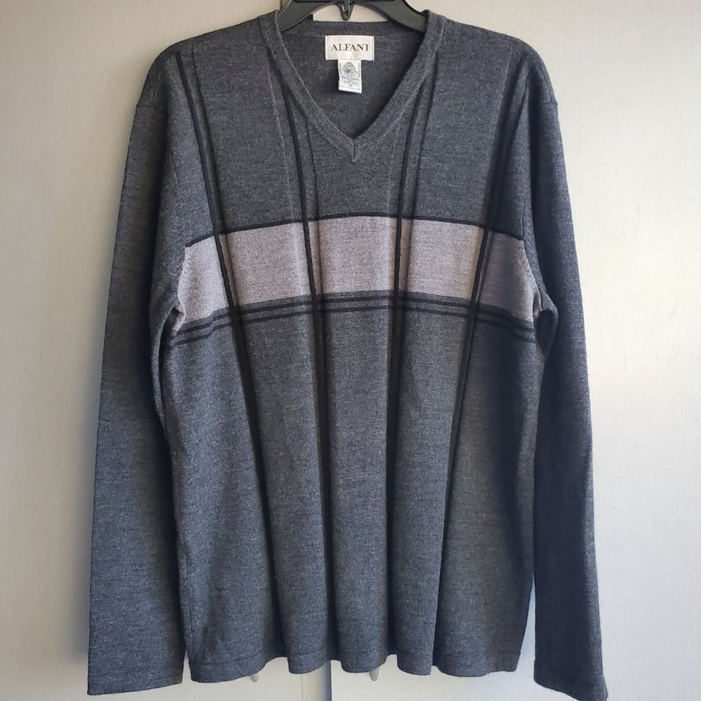 Alfani Mens Merino Wool Lightweight Sweater Size M Grey Stripe V Neck
